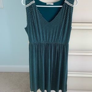 Le Lis Green Dress